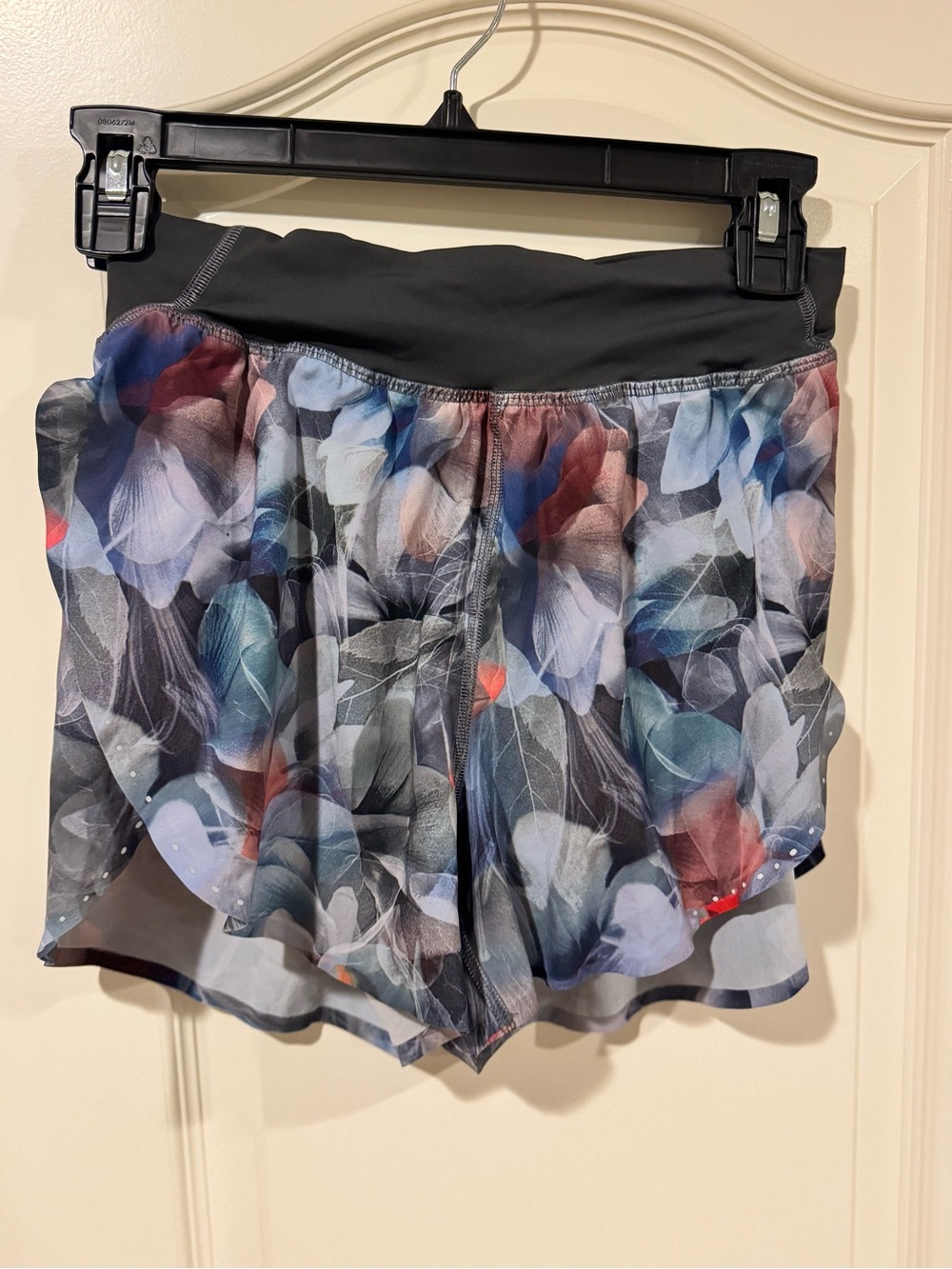 Lululemon Women's Floral Print Running Shorts